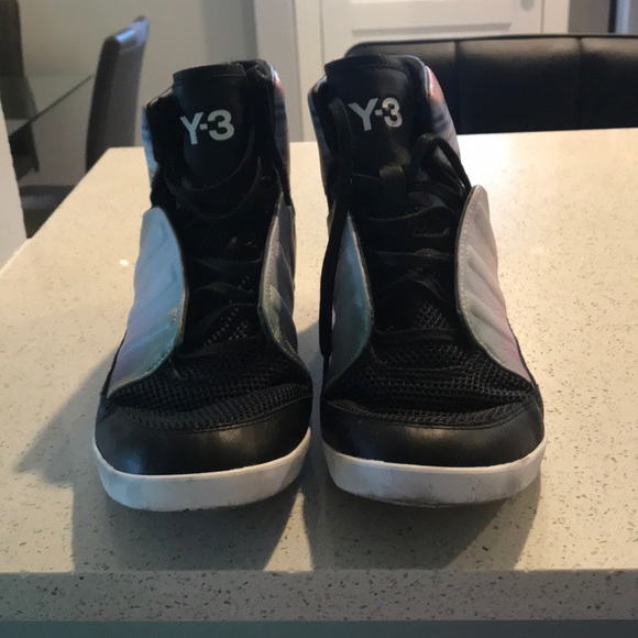 Y-3 Size 9.5 . Only worn once . - Picture 2 of 3